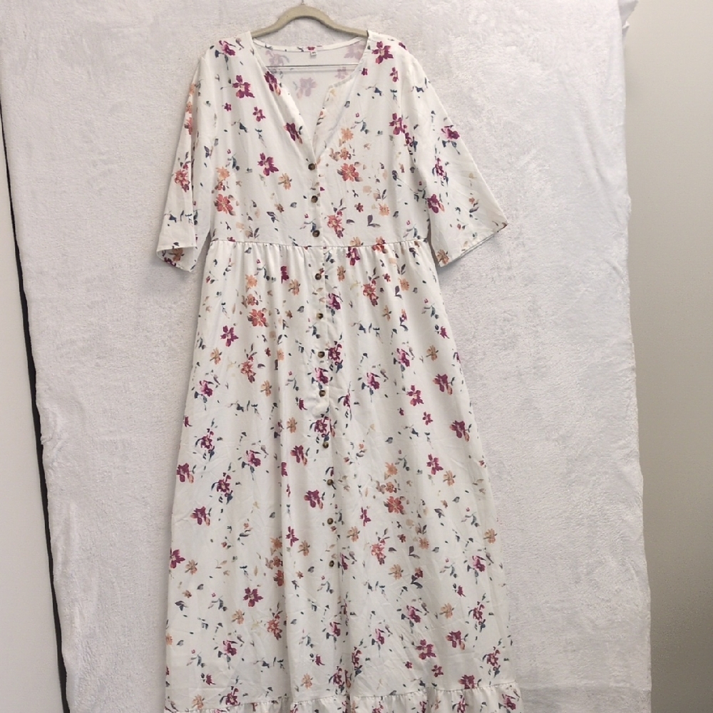 Floral Maxi Dress in White and Pink